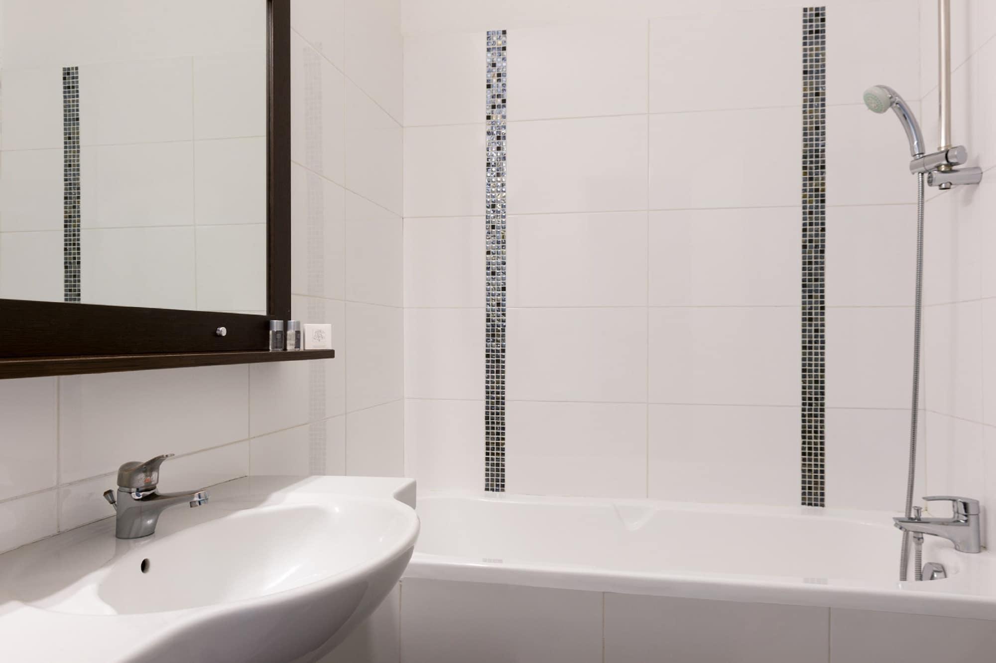 The Originals City, Hotel Paris Sud, Orly-درافايْ المظهر الخارجي الصورة