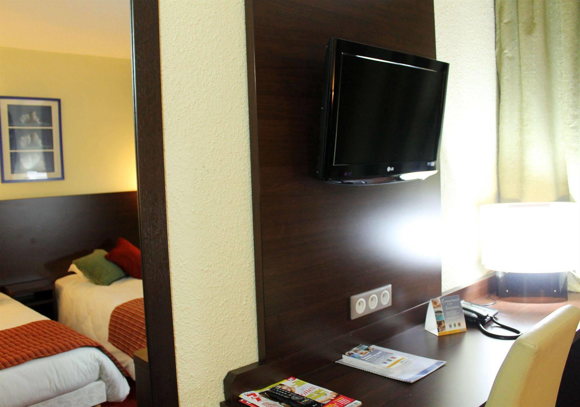 The Originals City, Hotel Paris Sud, Orly-درافايْ المظهر الخارجي الصورة